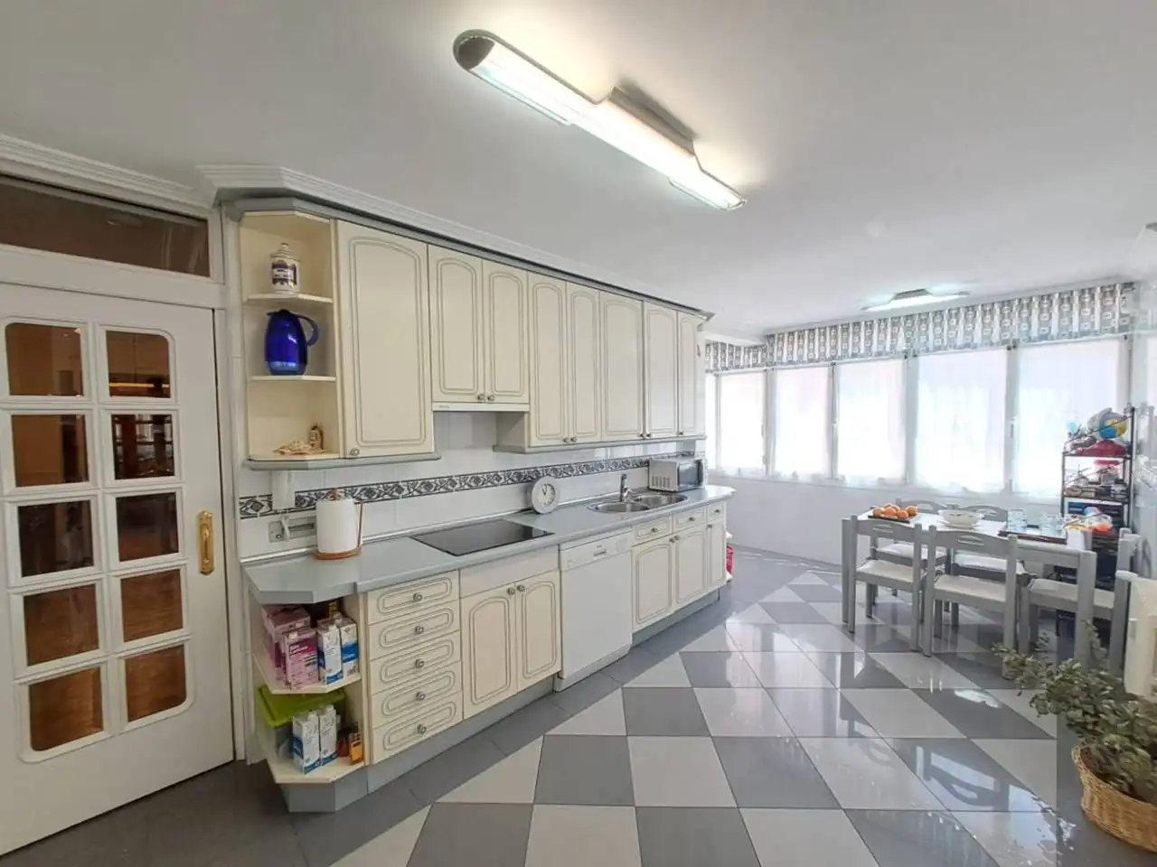 Kitchen of Flat for sale in Burgos  with Heating, Terrace and Alarm