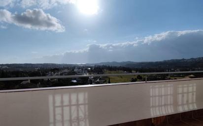 Vista exterior de Casa adosada en venda en Mijas amb Aire condicionat, Calefacció i Jardí privat