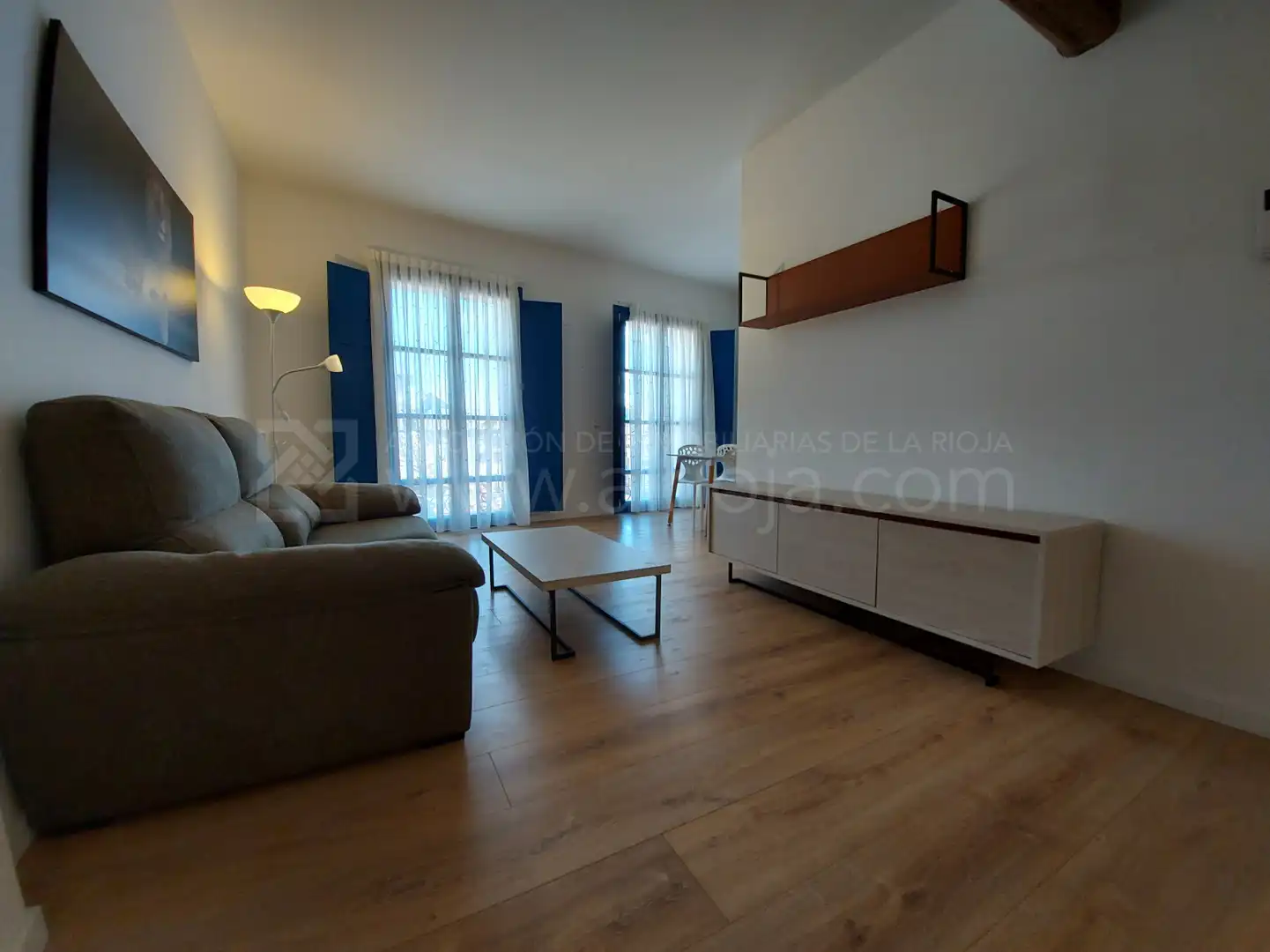 Sala de estar de Piso de alquiler en  Logroño con Calefacción y Amueblado
