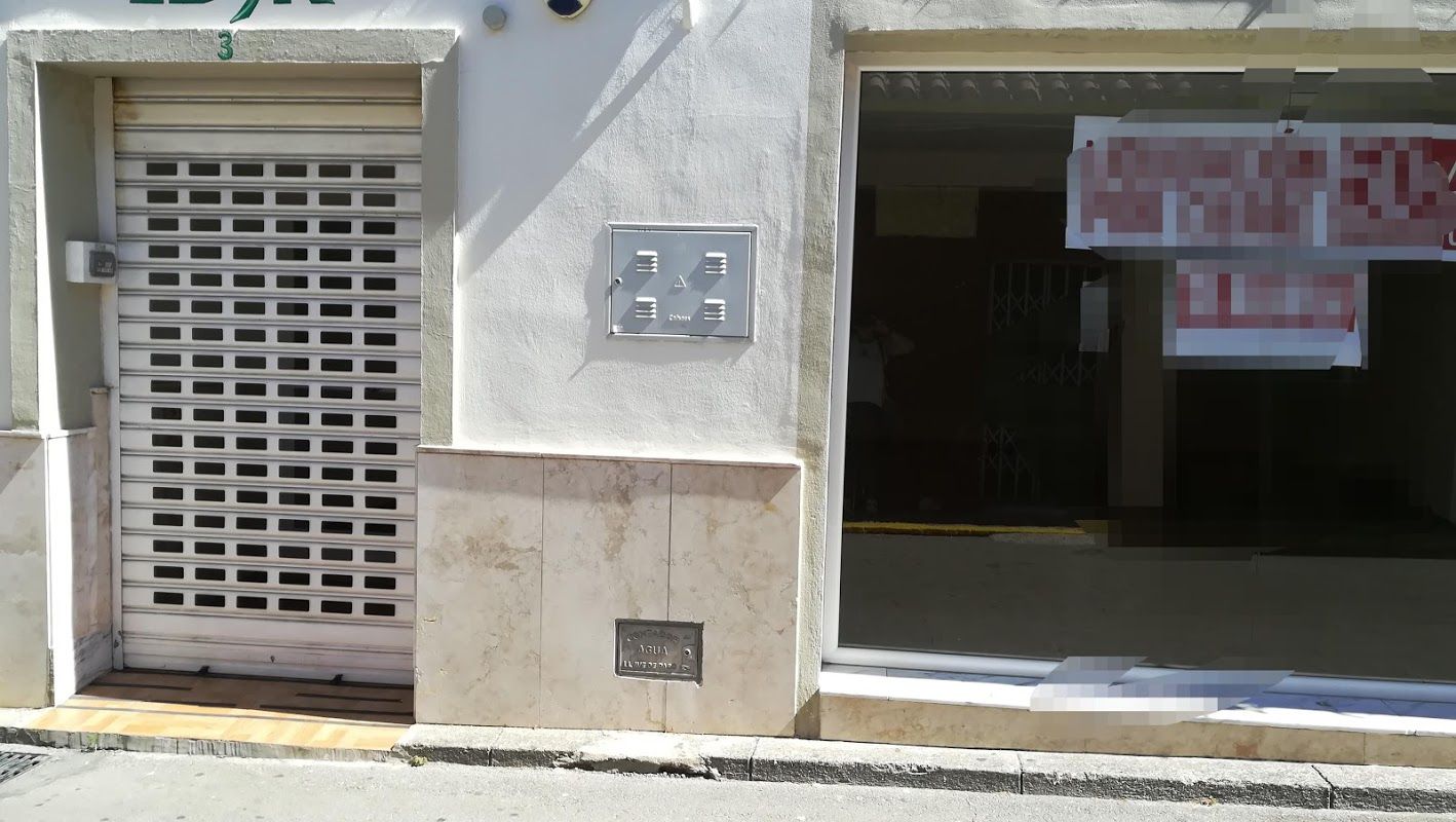 Vista exterior de Local de alquiler en Los Barrios con Aire acondicionado, Terraza y Alarma