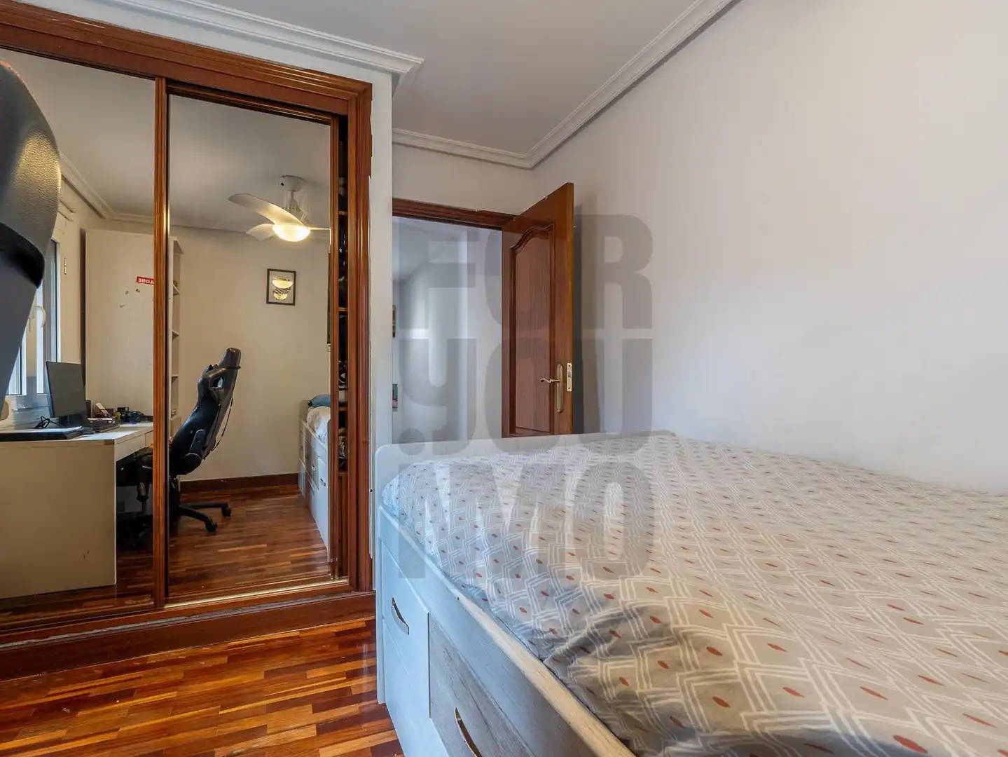 Dormitori de Casa adosada en venda en Donostia - San Sebastián  amb Aire condicionat, Calefacció i Terrassa