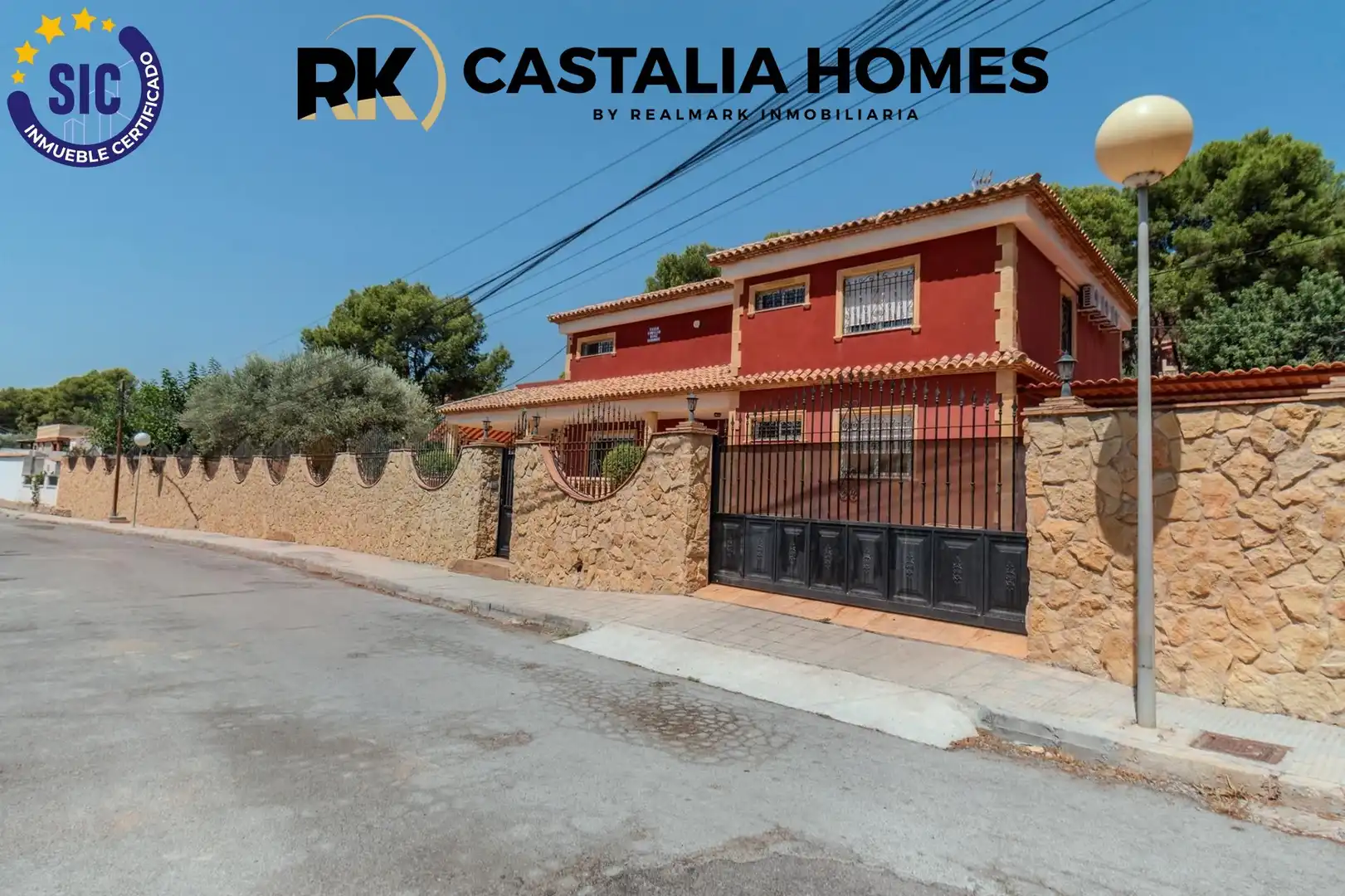 Vista exterior de Casa o xalet en venda en Borriol amb Aire condicionat, Calefacció i Jardí privat