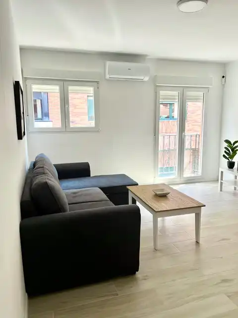 Sala d'estar de Apartament en venda en Coslada amb Aire condicionat, Calefacció i Moblat