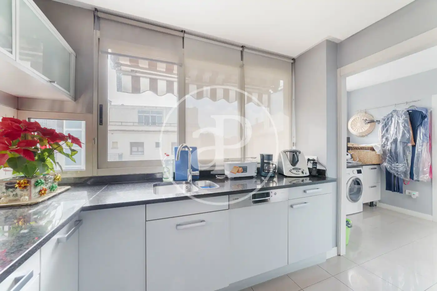 Cocina de Dúplex en venta en Madrid con Aire acondicionado, Calefacción y Jardín privado