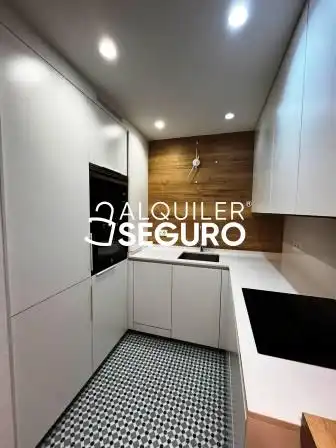 Cocina de Piso de alquiler en Vitoria - Gasteiz con Calefacción y Amueblado