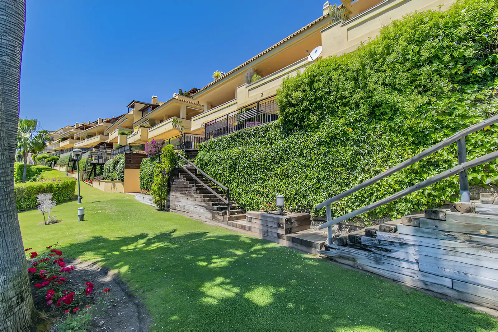Exterior view of Attic for sale in Marbella  with Air Conditioner, Terrace and Swimming Pool