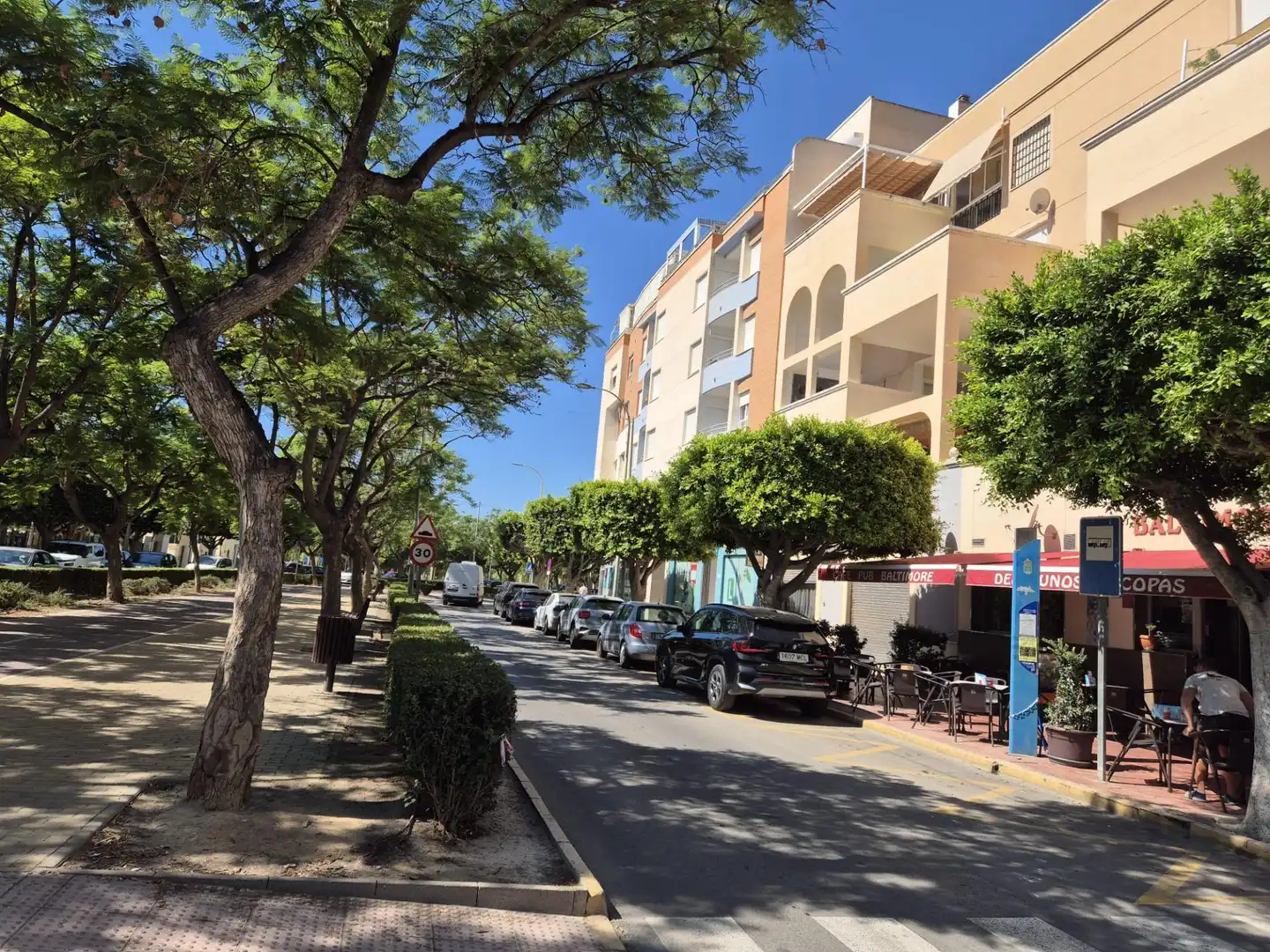 Vista exterior de Piso en venta en El Ejido con Aire acondicionado, Terraza y Amueblado