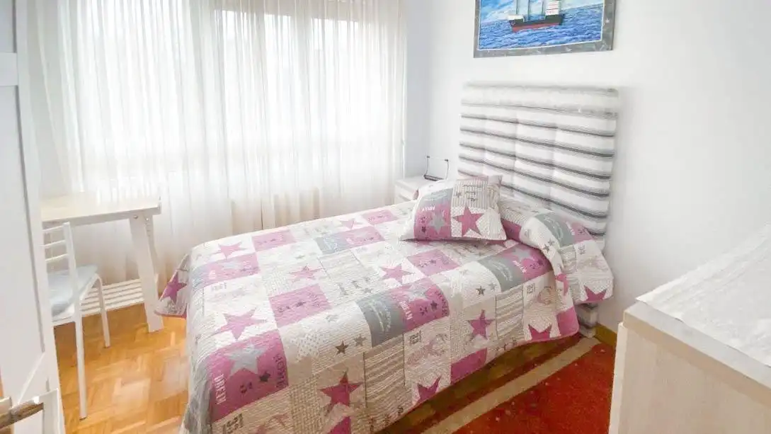 Bedroom of Flat for share in Santander  with Heating, Terrace and Furnished