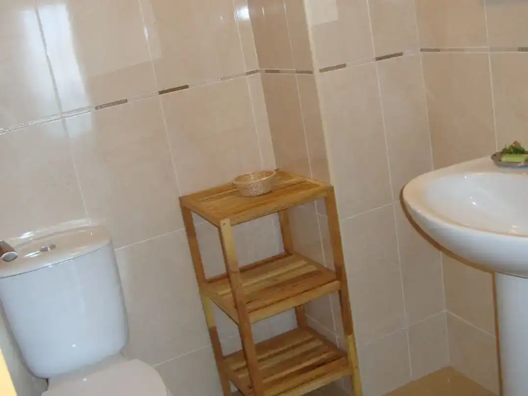 Baño de Piso de alquiler en Andújar con Aire acondicionado, Amueblado y Balcón