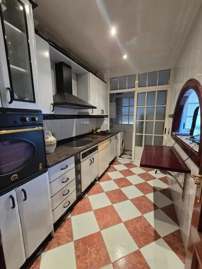 Flat for sale in Nueva Alcalá, imagen 3