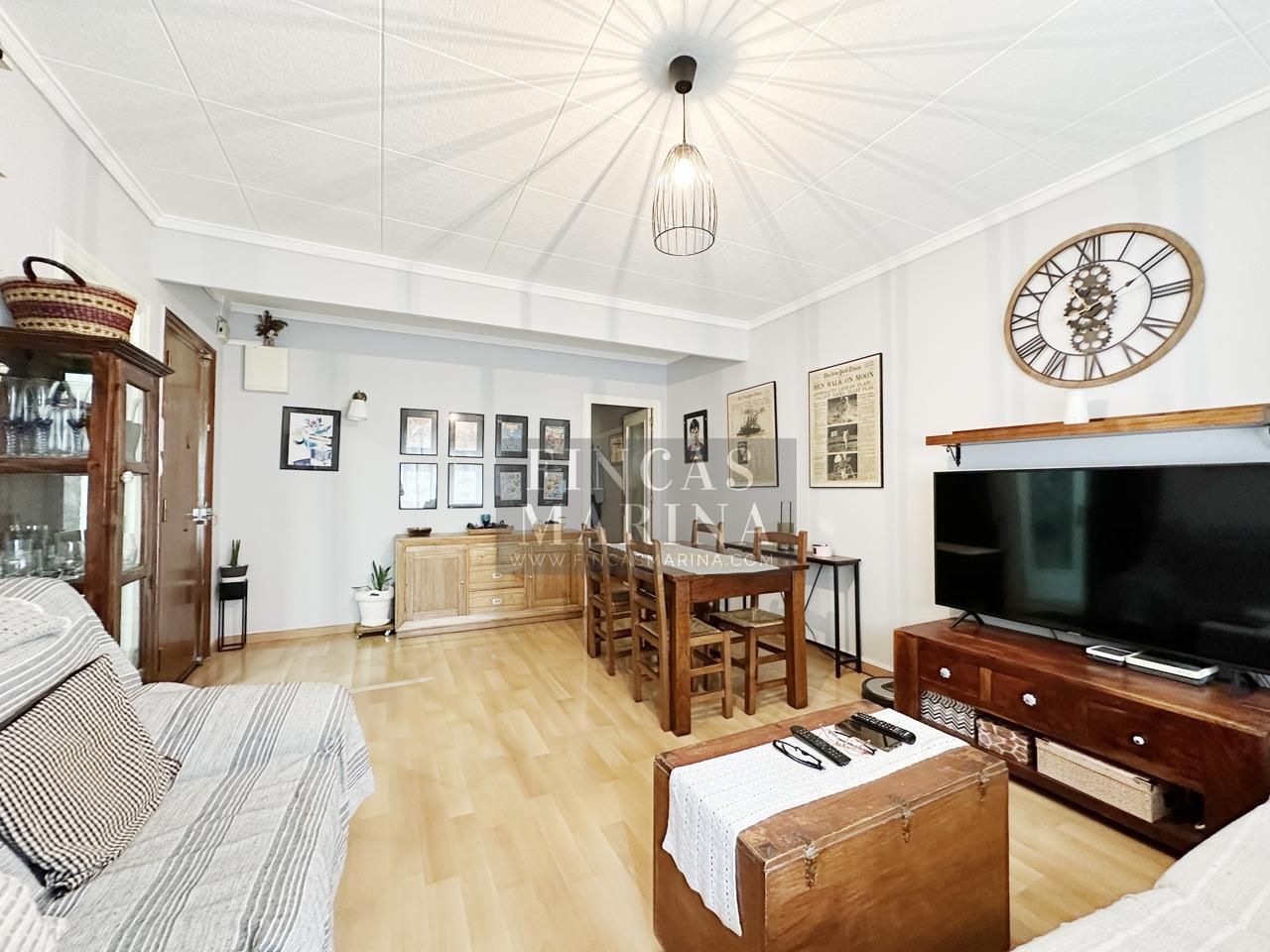 Vista exterior de Pis en venda en Gavà amb Parquet i Balcó