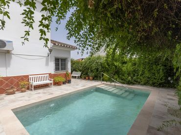 Xalet amb piscina en venda a La Zubia Ciudad