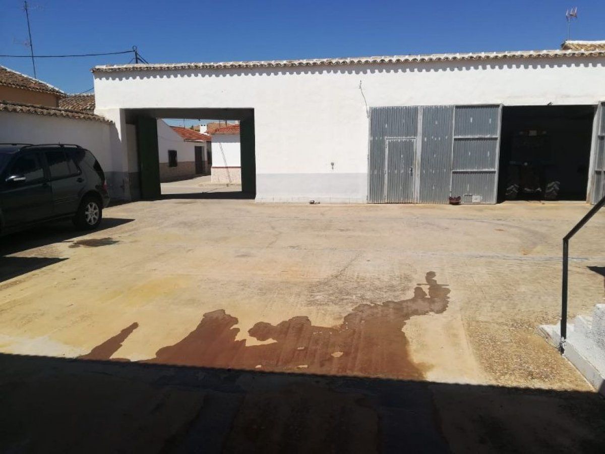 Vista exterior de Finca rústica en venda en Casas de Benítez amb Calefacció i Terrassa