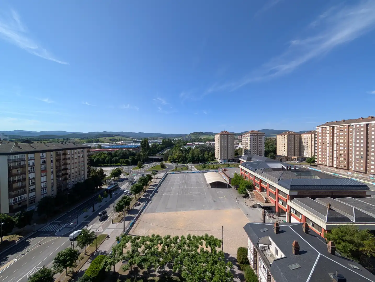 Vista exterior de Pis en venda en Vitoria - Gasteiz amb Calefacció, Traster i Moblat