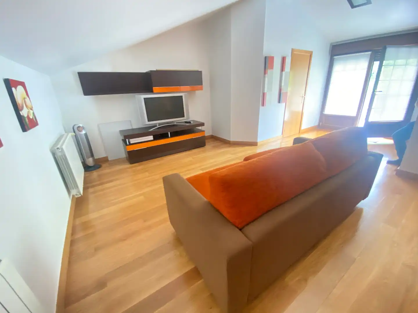 Sala d'estar de Casa adosada en venda en Irura amb Calefacció, Jardí privat i Parquet