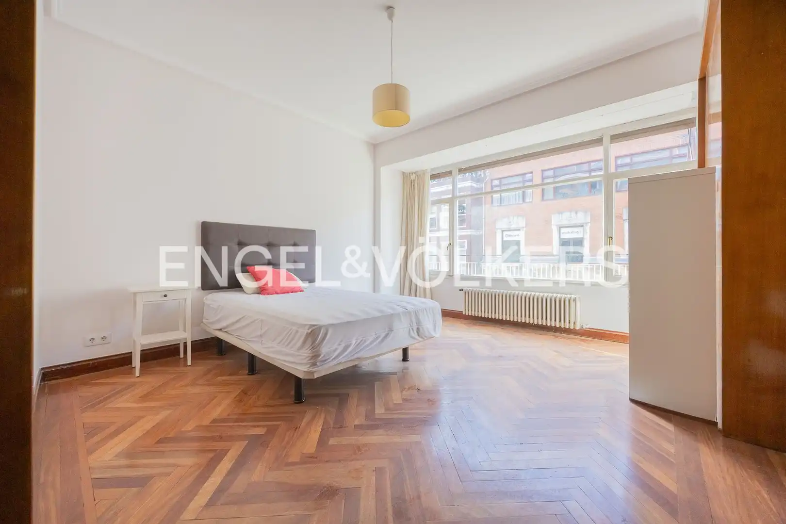 Habitación de Piso en venta en Bilbao  con Calefacción, Terraza y Trastero