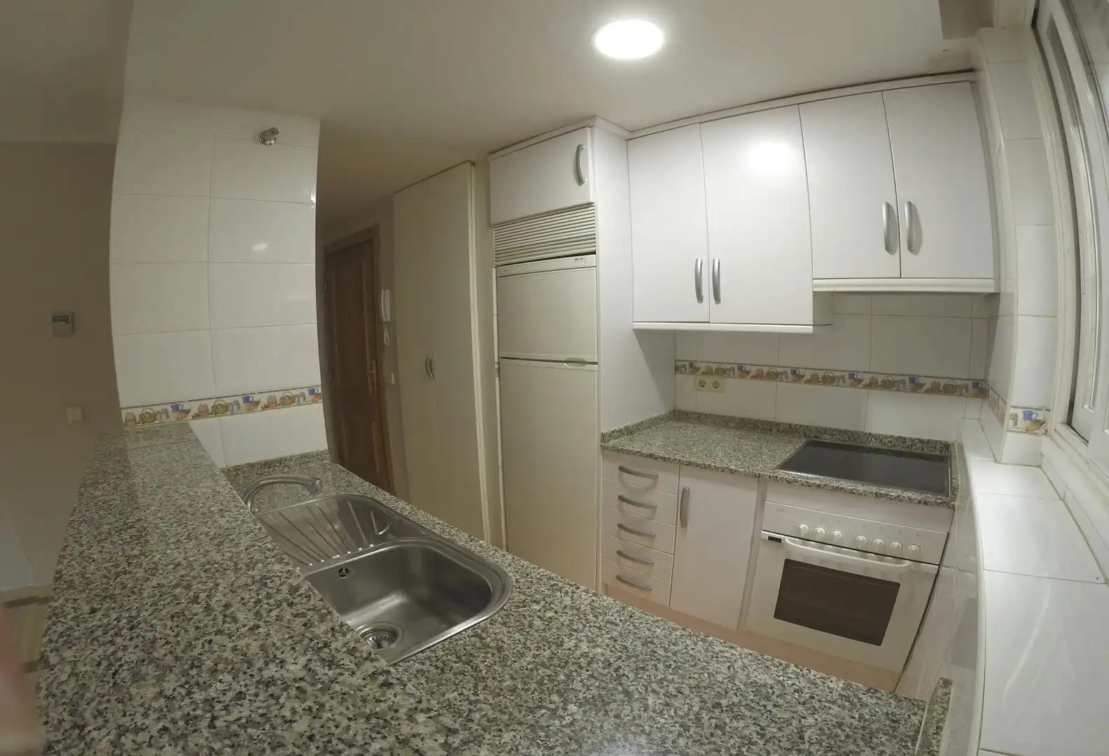 Kitchen of Flat for rent in Madrid  with Heating, Furnished and Washing machine
