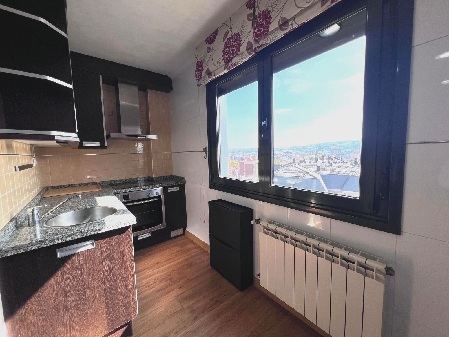 Cuina de Pis en venda en Avilés amb Calefacció, Terrassa i Moblat