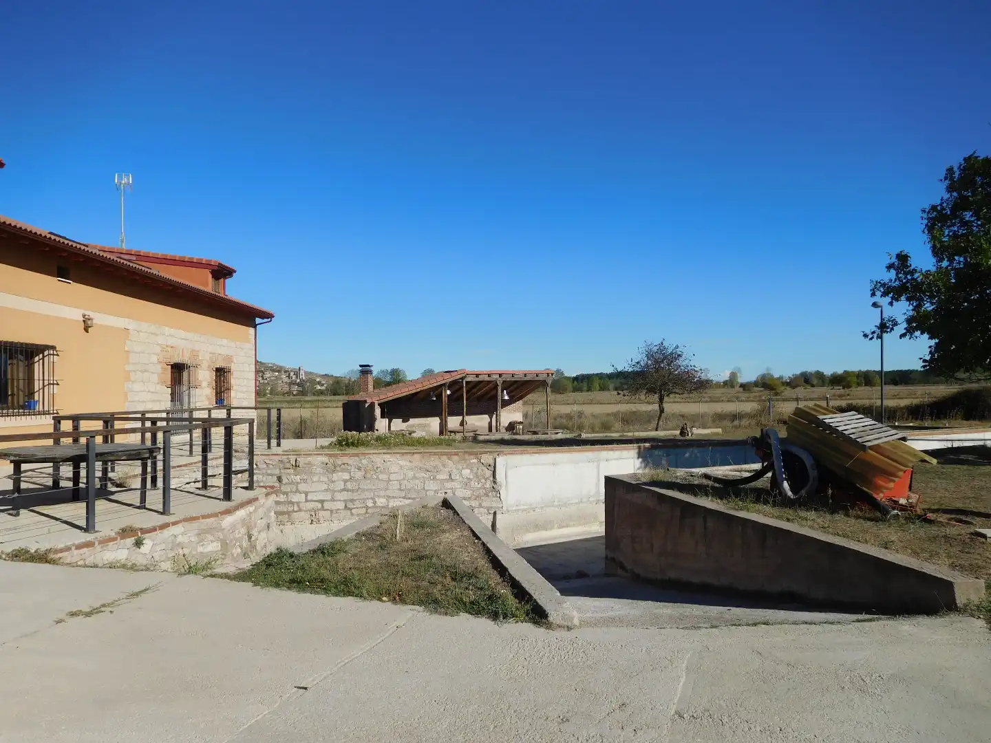 Exterior view of Houses for sale in Villazopeque  with Heating, Private garden and Storage room