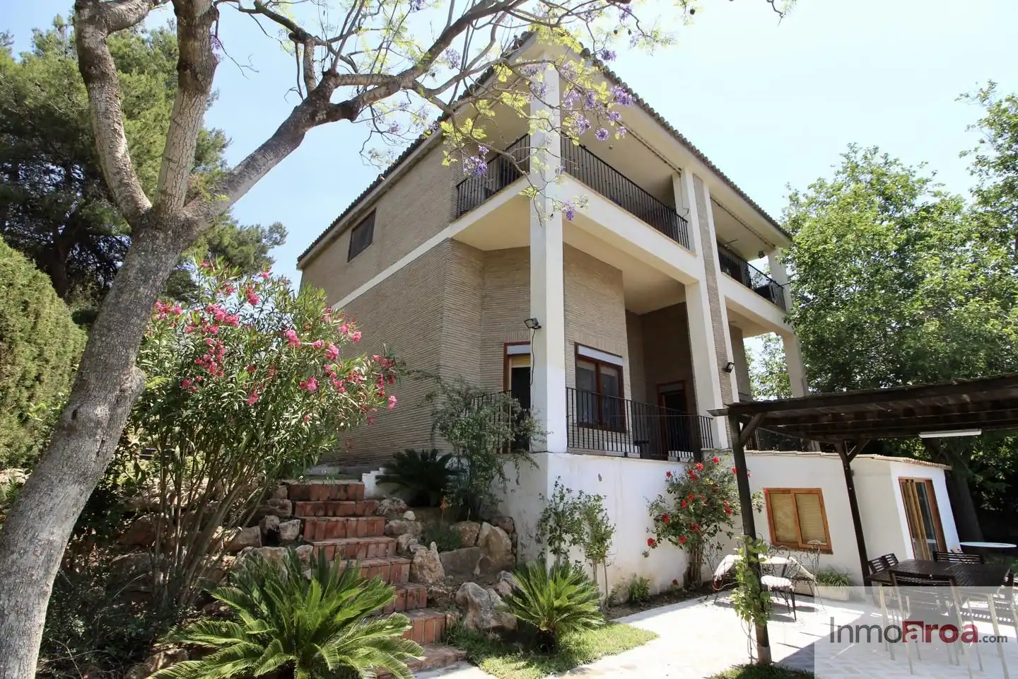 Außenansicht von Haus oder Chalet zur Miete in Riba-roja de Túria mit Klimaanlage, Heizung und Privatgarten