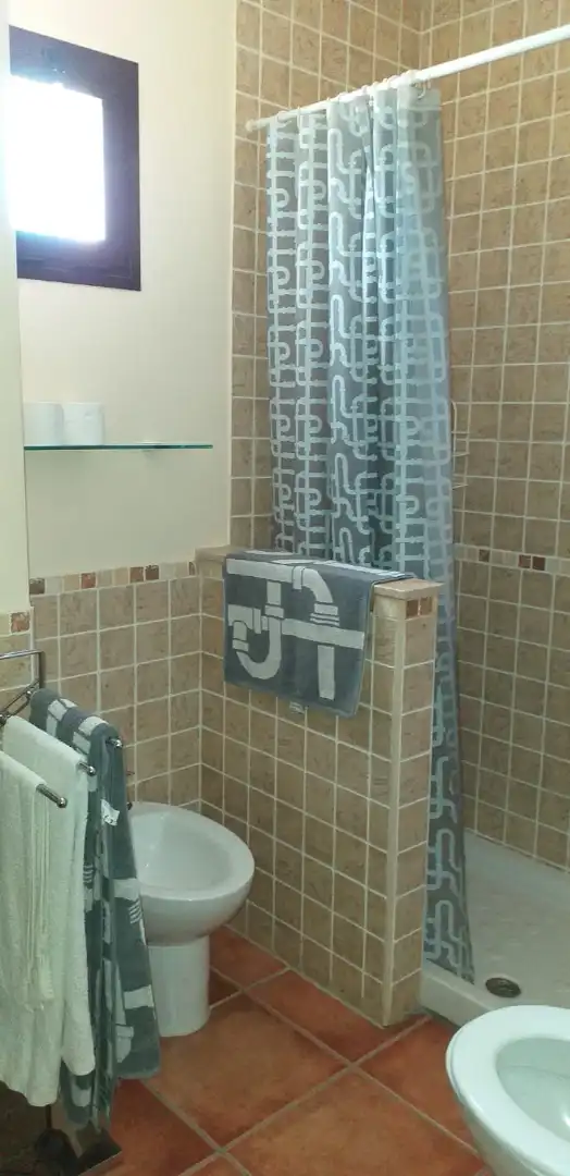 Badezimmer von Wohnung zur Miete in El Rompido mit Klimaanlage, Terrasse und Möbliert