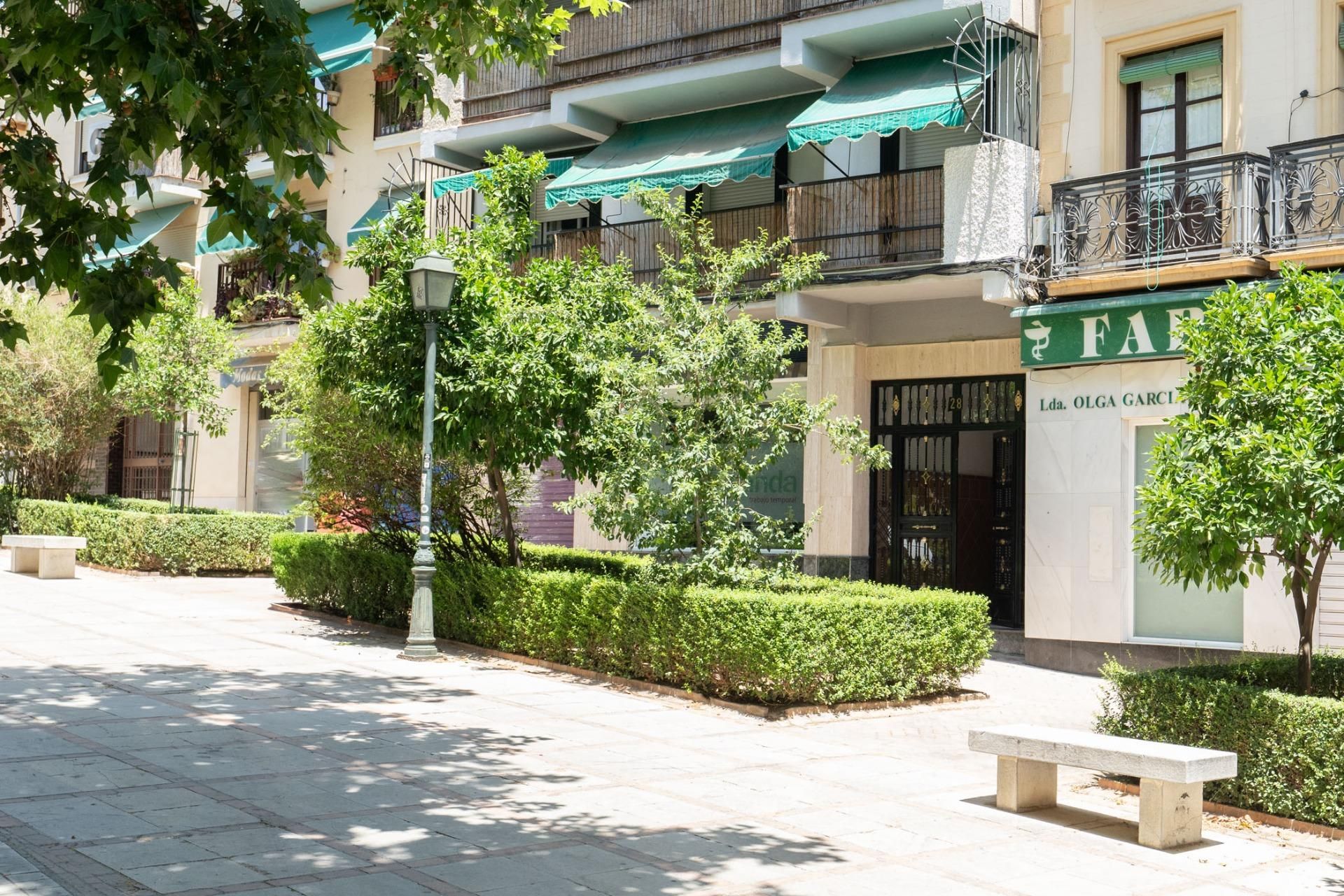 Vista exterior de Pis en venda en  Granada Capital amb Balcó