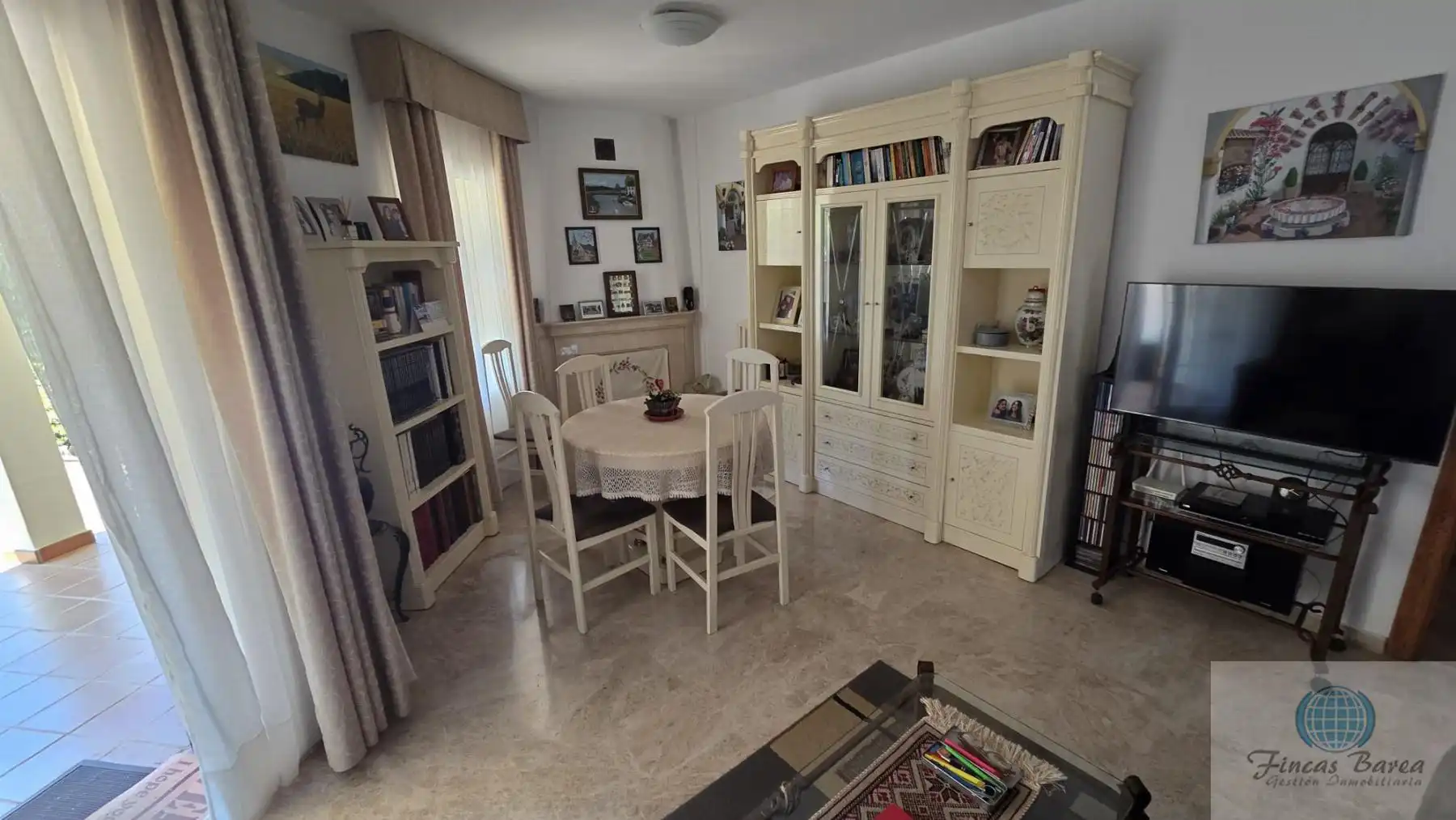 Sala d'estar de Casa o xalet en venda en Mijas amb Aire condicionat, Terrassa i Traster