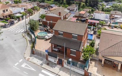 Vista exterior de Casa o xalet en venda en Lliçà d'Amunt amb Calefacció, Jardí privat i Terrassa