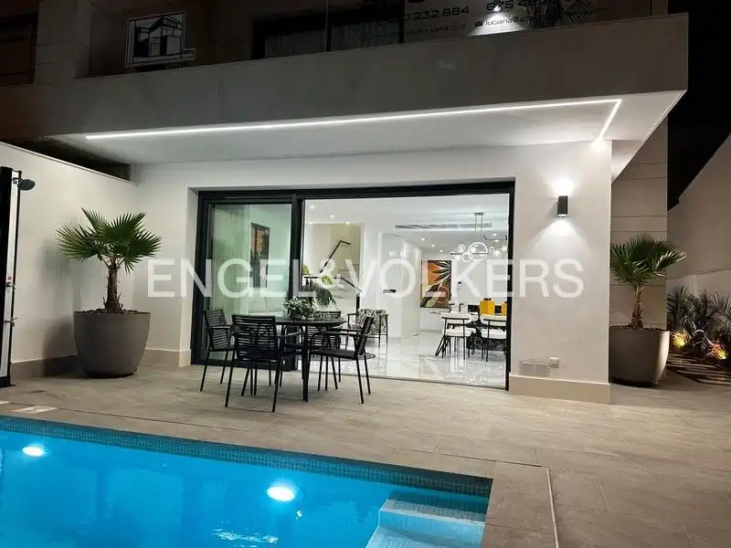 Terraza de Casa o chalet en venta en San Pedro del Pinatar con Aire acondicionado, Calefacción y Jardín privado
