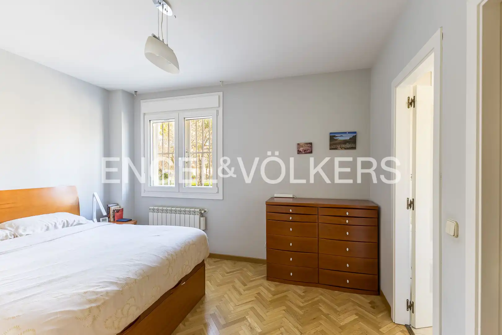 Schlafzimmer von Haus oder Chalet zum Verkauf in Madrid mit Klimaanlage, Heizung und Privatgarten