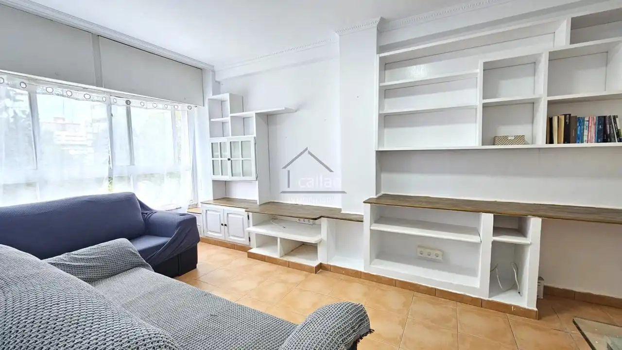 Sala d'estar de Pis en venda en Ferrol amb Calefacció i Moblat