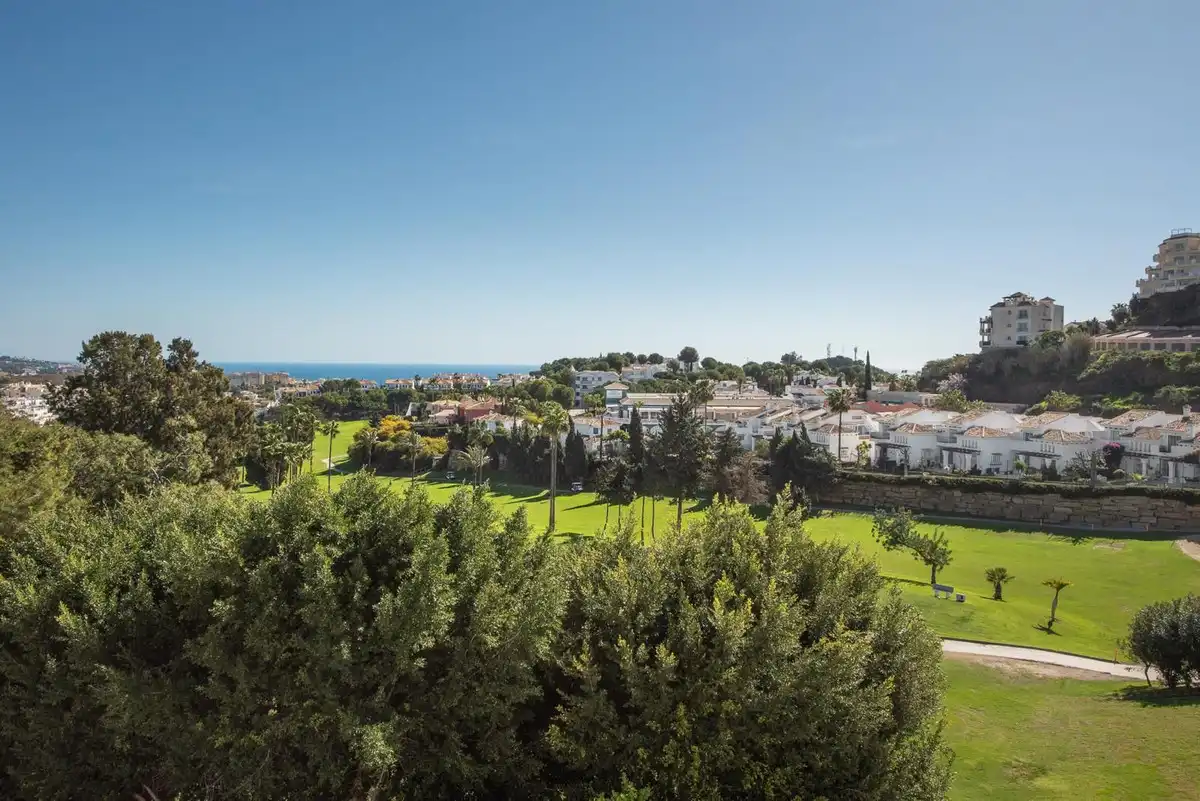 Vista exterior de Planta baixa en venda en Mijas amb Aire condicionat, Calefacció i Terrassa