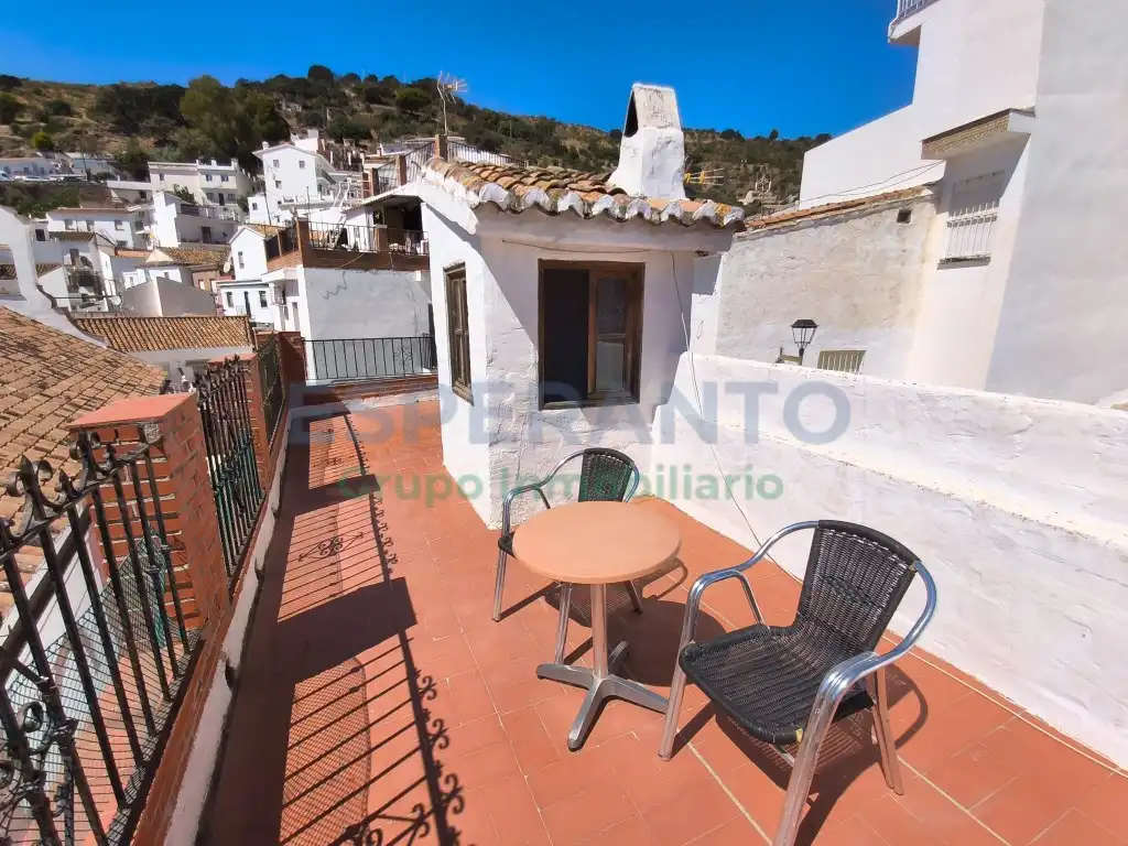 Semi-detached house with terrace for sale in Este