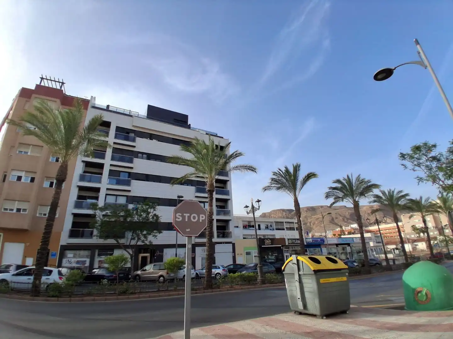Außenansicht von Gebäude zum Verkauf in Roquetas de Mar