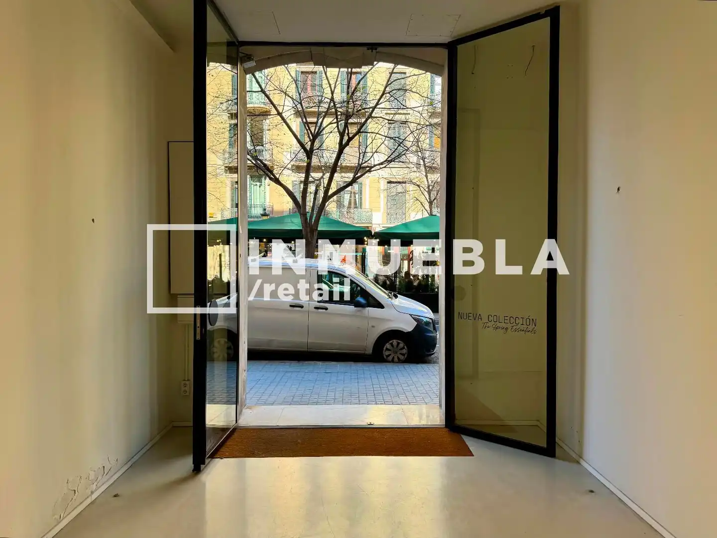 Vista exterior de Local de alquiler en Barcelona