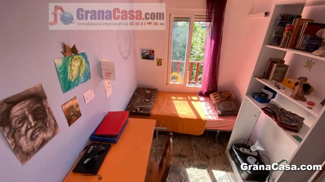 Bedroom of Flat for rent in Granada  with Air Conditioner, Heating and Terrace