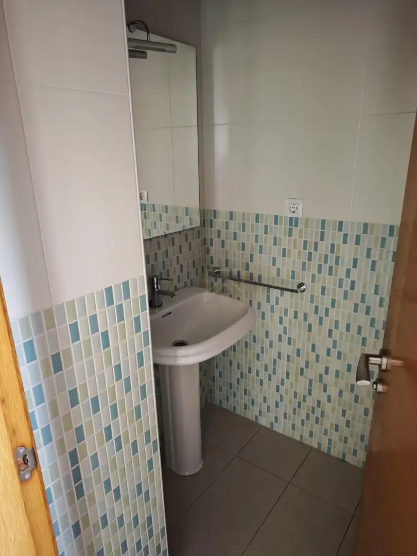 Bany de Casa adosada de lloguer en Entrambasaguas amb Calefacció i Jardí privat