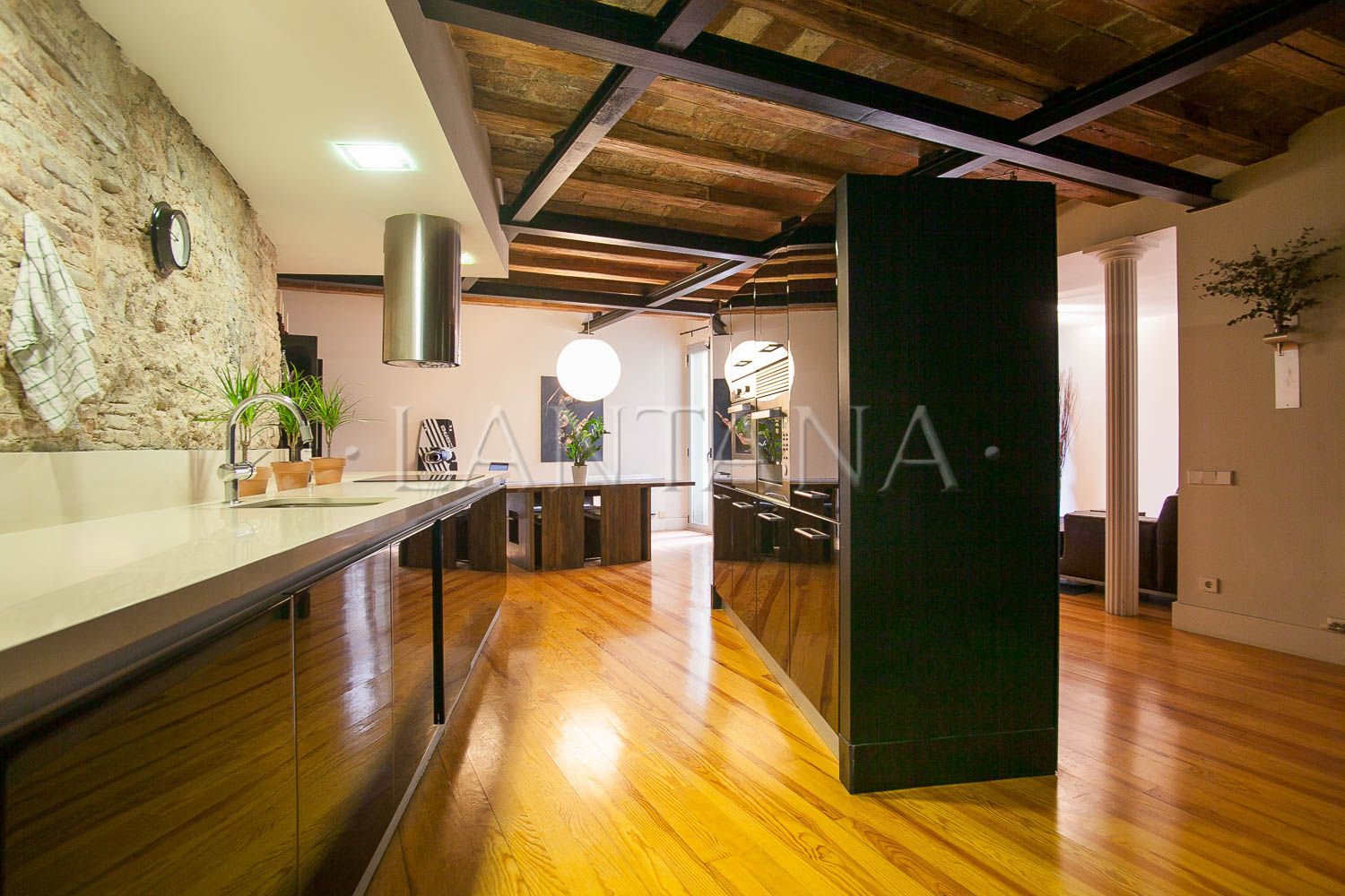 Cuina de Pis en venda en  Barcelona Capital amb Calefacció, Parquet i Moblat