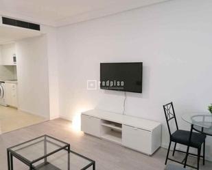 Living room of Flat to rent in  Madrid Capital  with Air Conditioner and Terrace