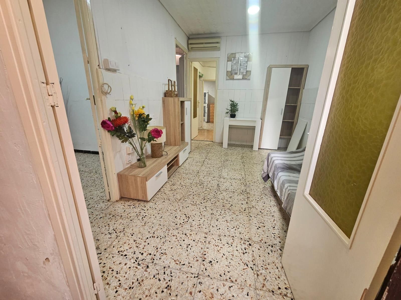 Planta baixa en venda a El Raval - Portes Encarnades