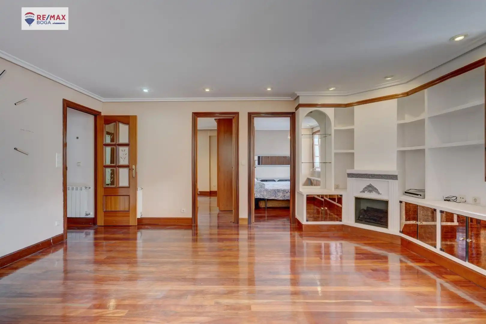 Living room of Flat for sale in Errenteria  with Parquet flooring and Furnished
