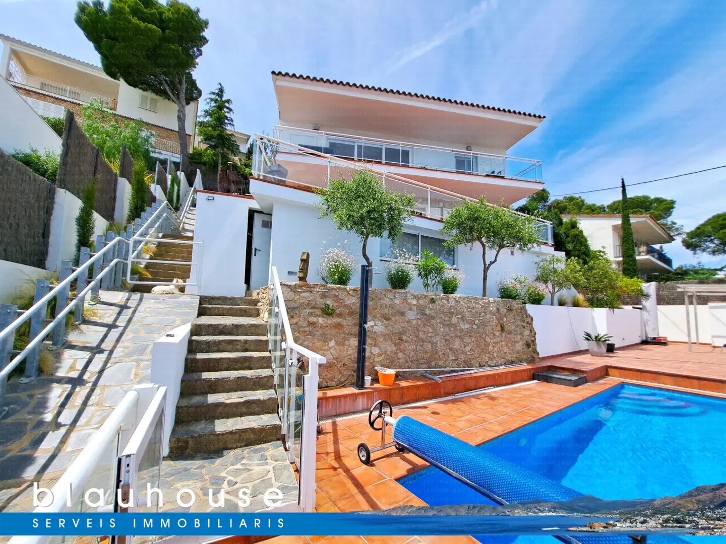 Vista exterior de Casa o xalet en venda en Llançà amb Aire condicionat, Terrassa i Piscina
