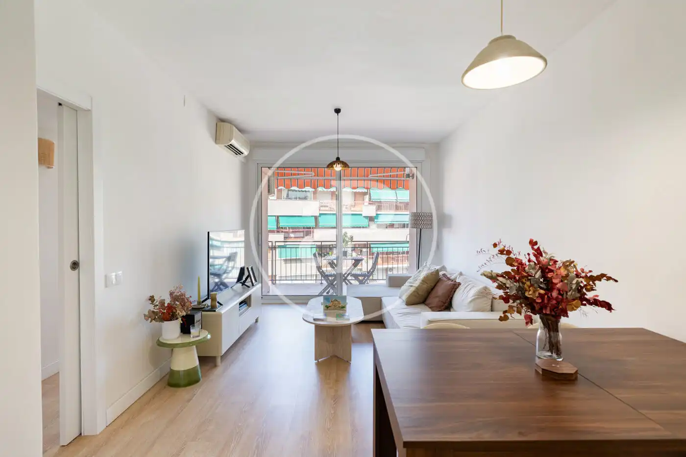 Sala d'estar de Pis en venda en Barcelona amb Aire condicionat i Terrassa