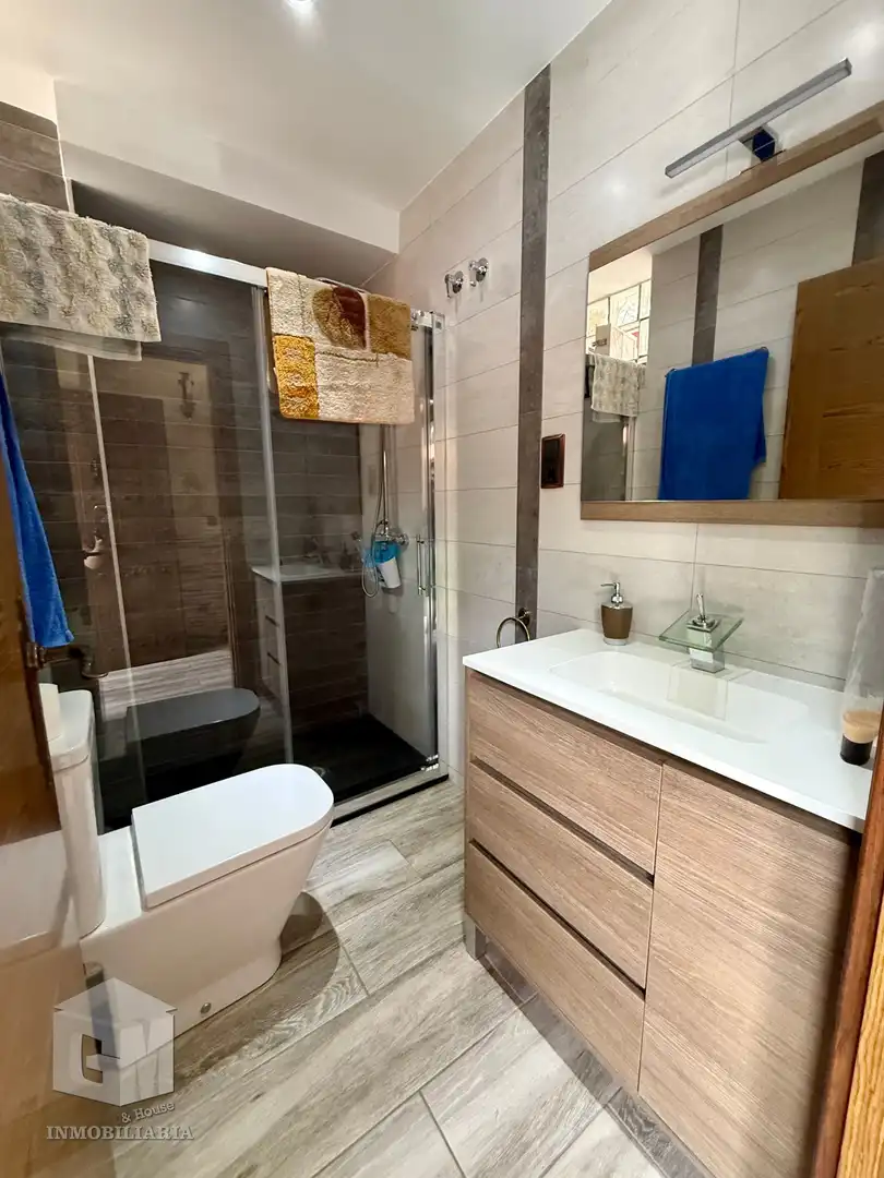 Bany de Casa o xalet en venda en Cadalso de los Vidrios amb Aire condicionat, Calefacció i Jardí privat