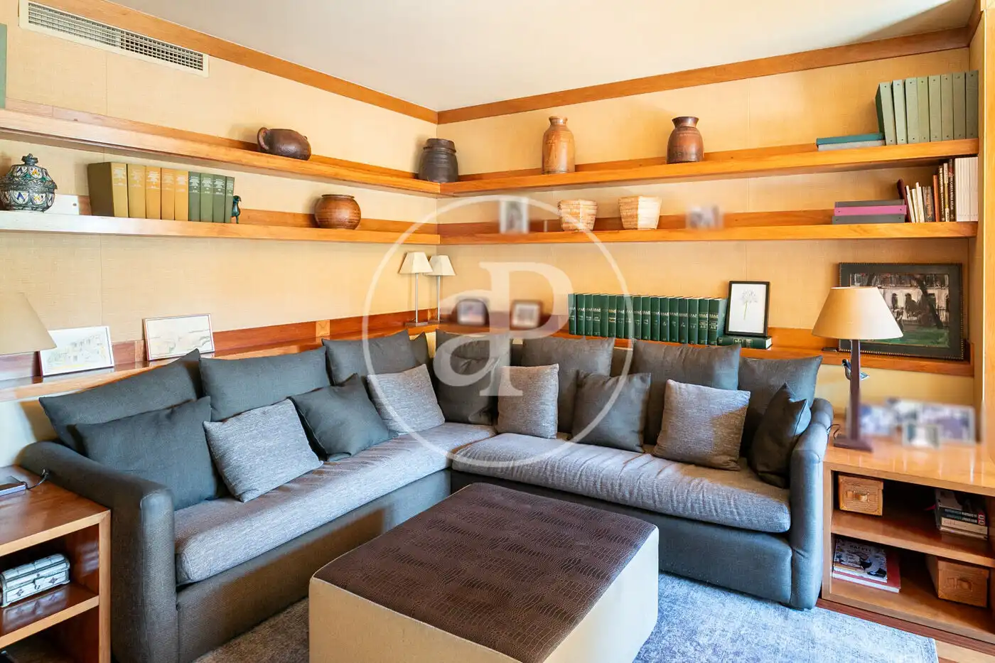Sala de estar de Piso en venta en Barcelona con Aire acondicionado, Calefacción y Jardín privado