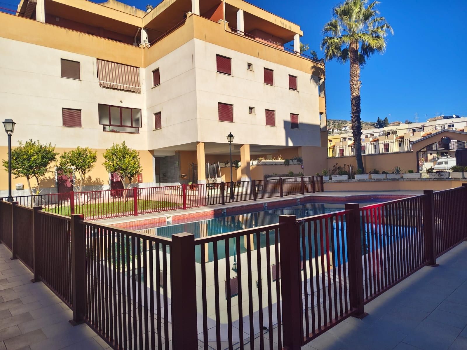 Piscina de Pis de lloguer en Atarfe amb Aire condicionat, Terrassa i Piscina comunitària
