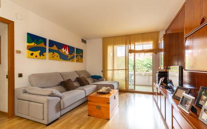 Living room of Flat for sale in Sant Just Desvern  with Air Conditioner and Balcony