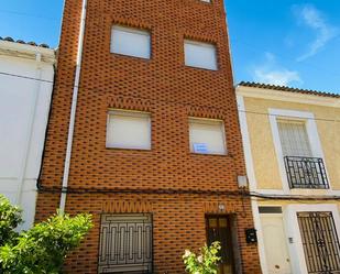 Außenansicht von Wohnung zum verkauf in Villalba del Rey mit Terrasse und Balkon