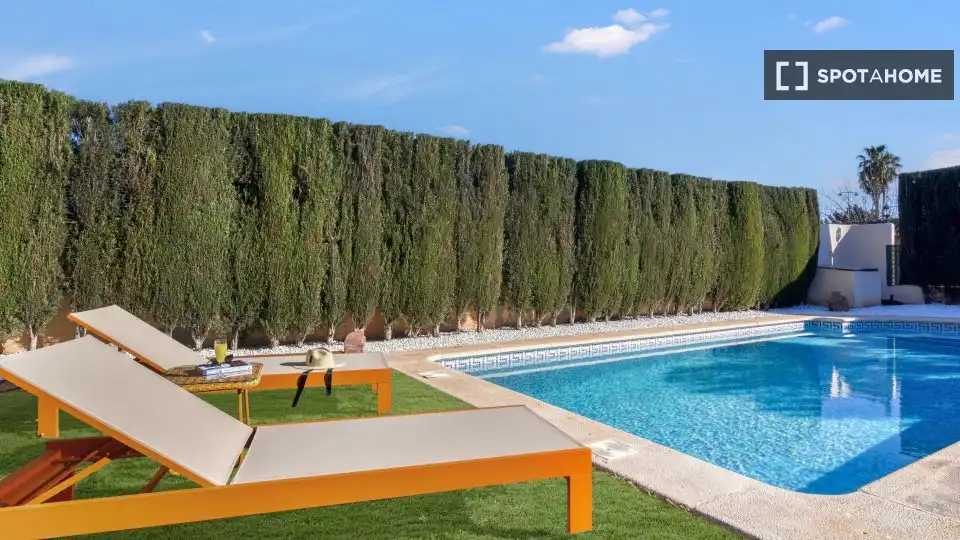 Swimming pool of Flat for rent in L'Eliana  with Air Conditioner, Heating and Furnished