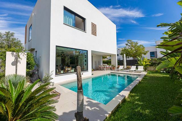 Casa-chalet en Venta en Calle PELICA en Les Maravelles